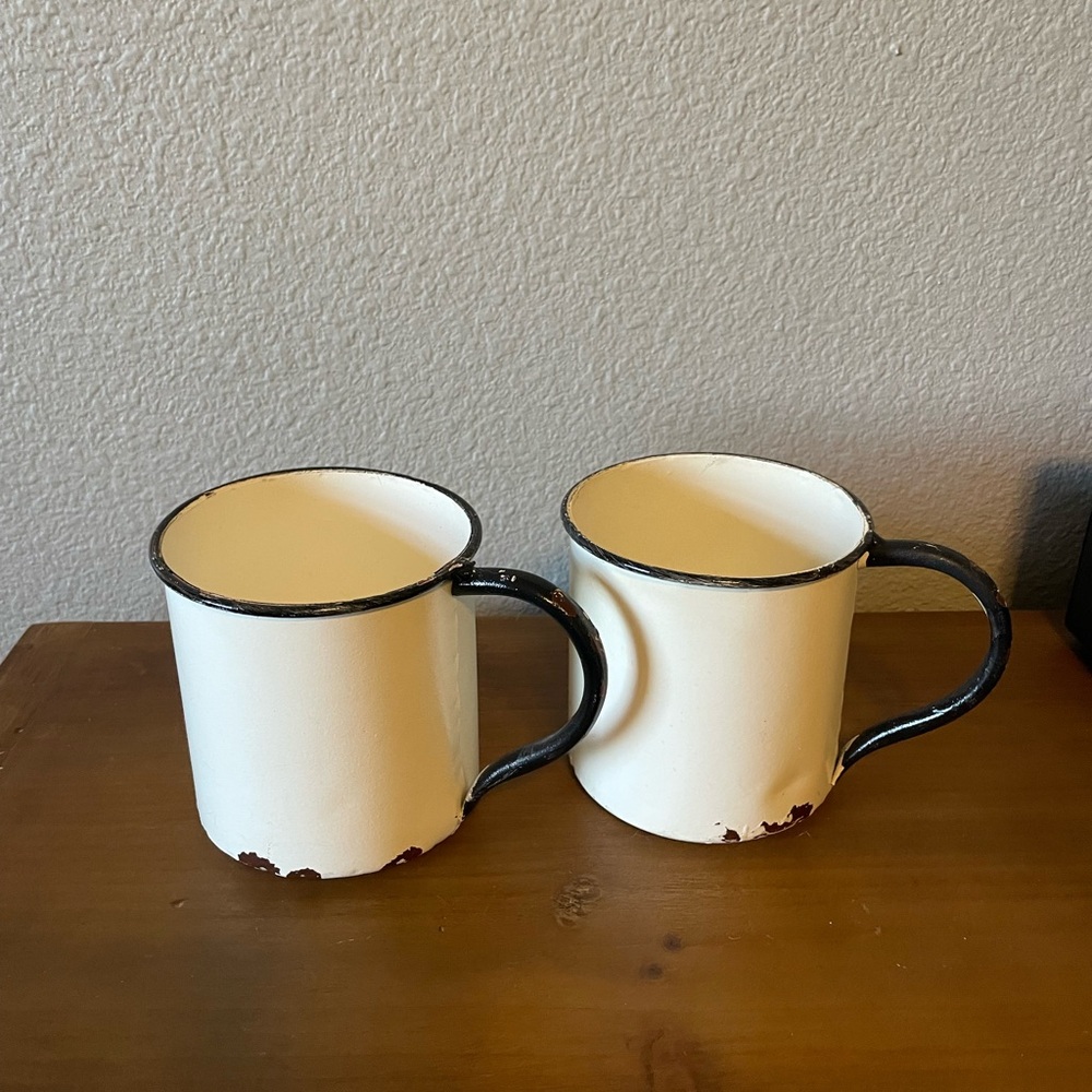 Distressed Mug Decor